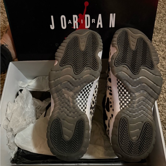 Jordan Black and White Athletic Shoes - Picture 3 of 5